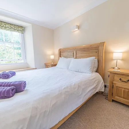 2 Dixon Ground Coniston