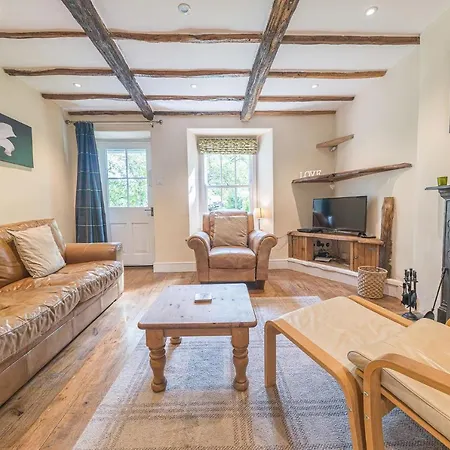 2 Dixon Ground * Coniston